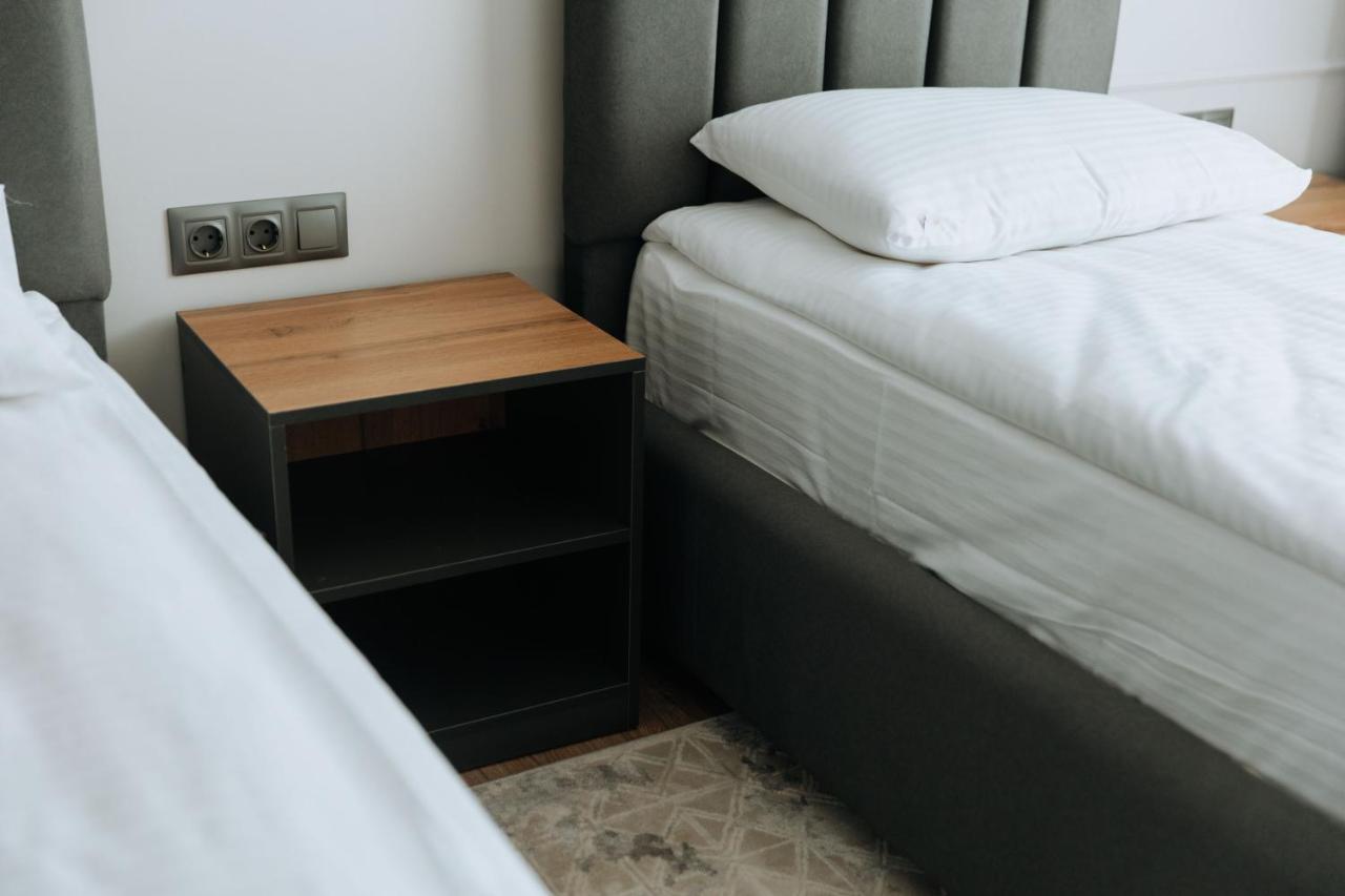 בישקק Aisha Hotel מראה חיצוני תמונה