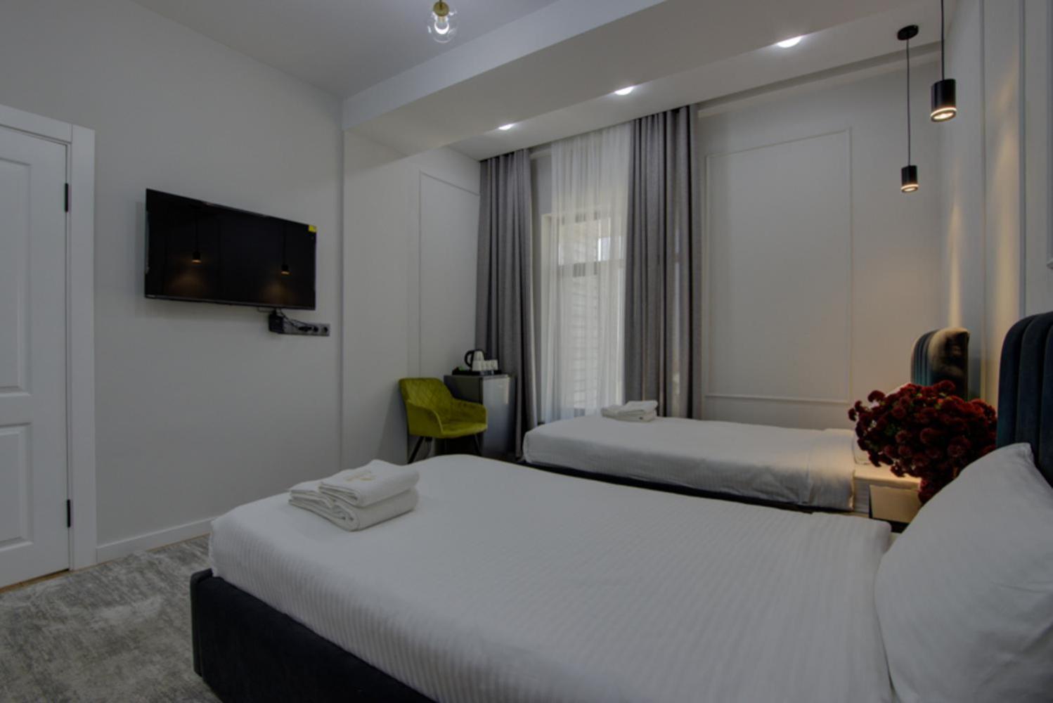 בישקק Aisha Hotel מראה חיצוני תמונה