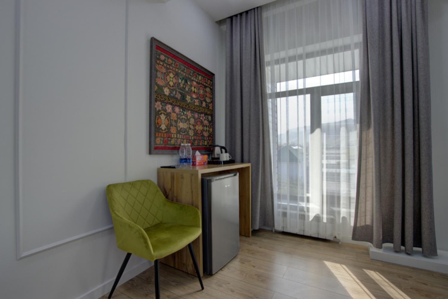 בישקק Aisha Hotel מראה חיצוני תמונה