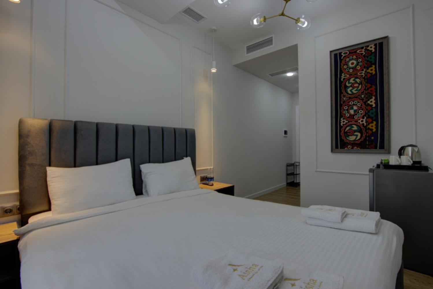 בישקק Aisha Hotel מראה חיצוני תמונה